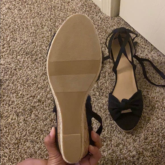 Gorgeous shoes - Picture 2 of 5